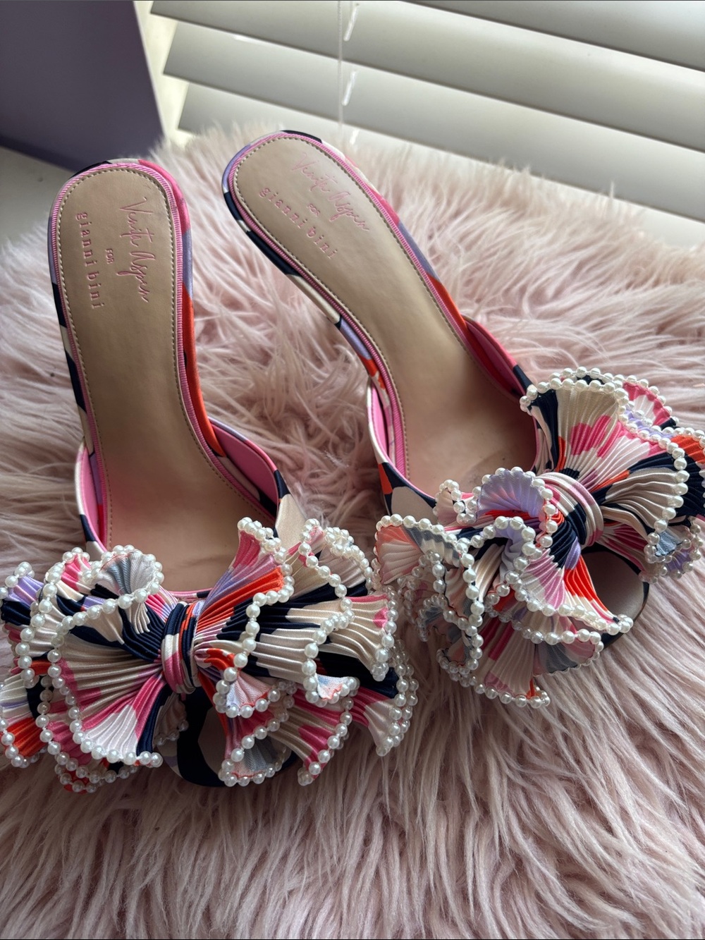 Vera Wang Pink Multicolor Pleated Bow Slide Mules